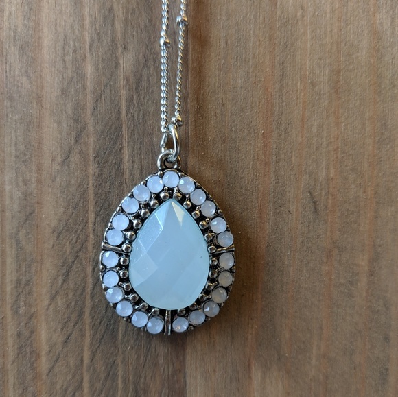 Handmade Light Green and White Pendant Necklace - Picture 6 of 8